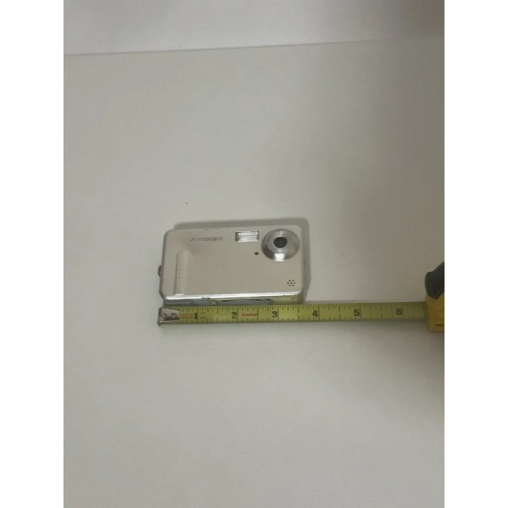 Medion MD 85173 digital camera For Parts Not Working